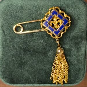 Vintage Victorian Style Gold Tone Blue Enamel Fleur de Lis Sash Pin Brooch